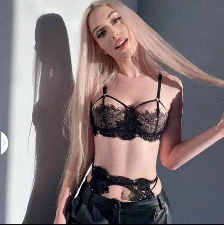 Konya VIP Escort Bayan Duru: Zarif ve Çekici