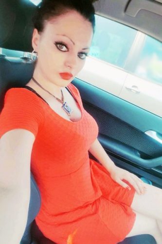Konya'da VIP Escort Deneyimi: Tutkulu ve Baştan Çıkarıcı Bir Kadın