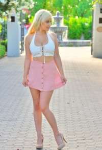 Konya Otele Gelen İyi Bakımlı Sarışın Escort