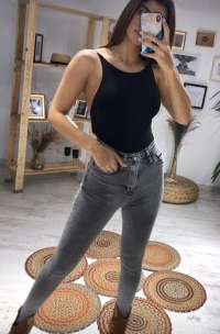 Tutkulu ve Cazibeli: Konya'daki Eve Gelen Escort Leyla